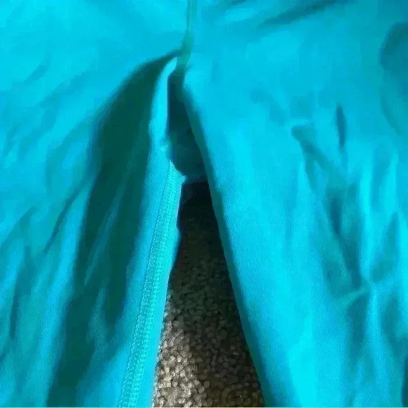 LuLuLemon Women’s Size 8 Smooth Stride Crop 17” Leggings Viridian Green Black - Picture 2 of 6